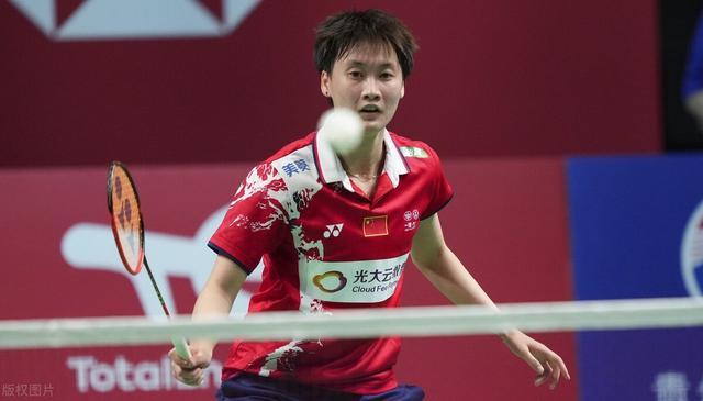 多俱乐部的 多俱乐部的