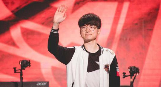 他早年偏爱 他早年偏爱